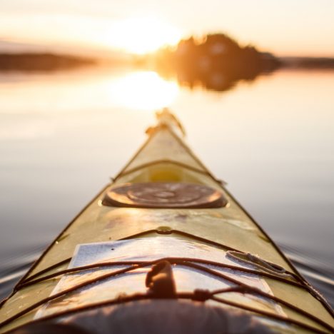 Quels équipements faut-il pour pouvoir aller faire du kayak ?